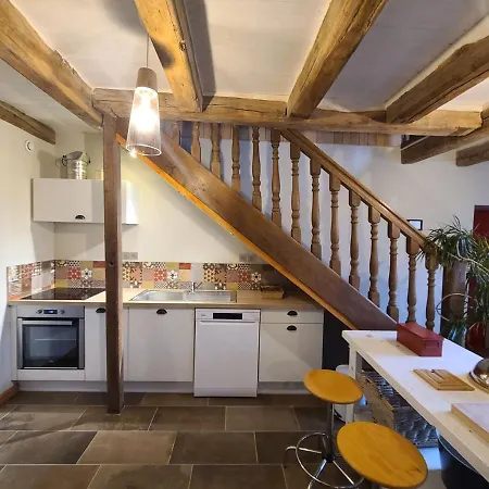 Maison Familiale Renovee Au Coeur De La Vallee, Ideal Pour 6 Personnes, Proche Vittel Et Contrexeville - Fr-1-589-485